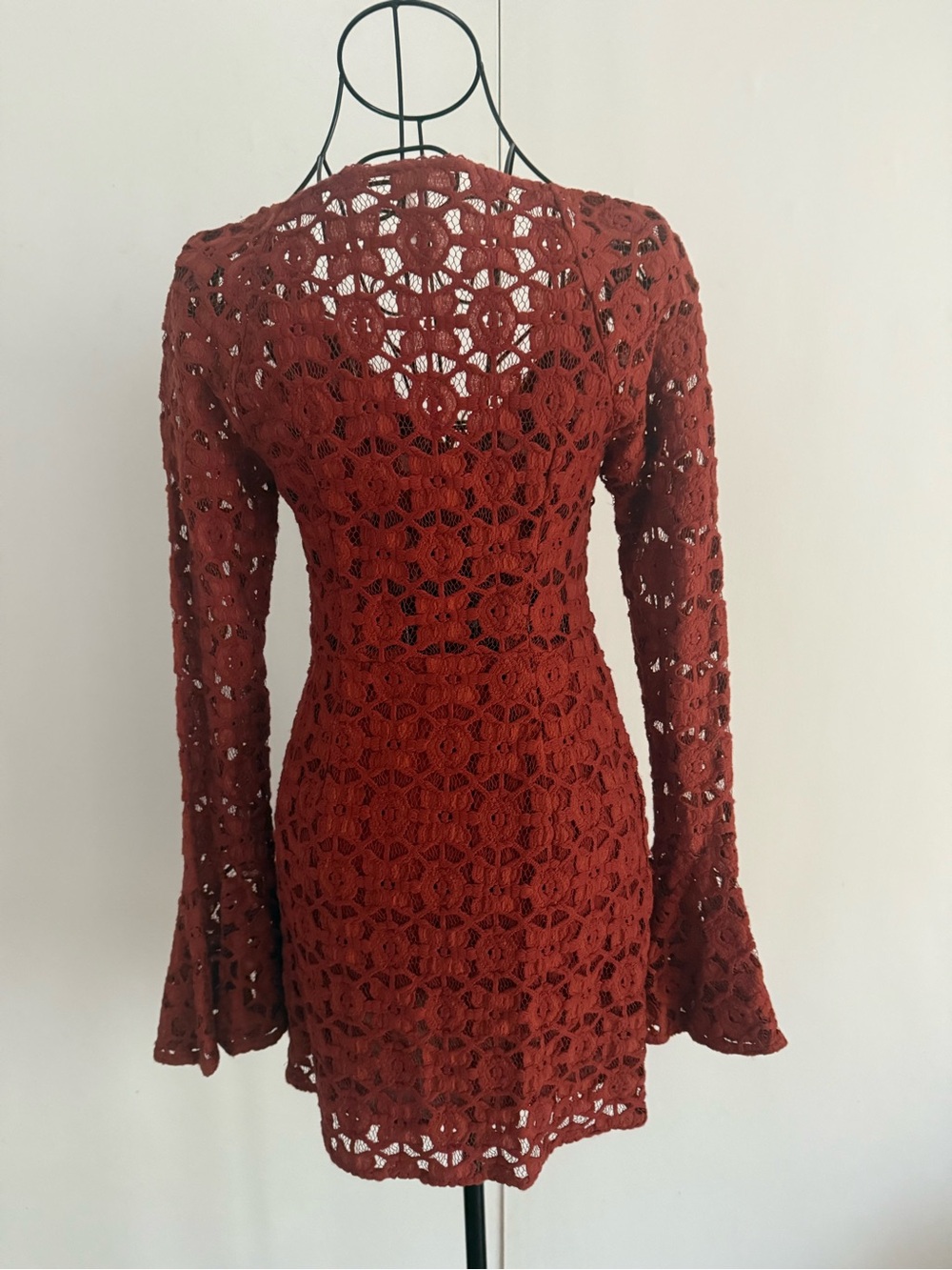 Free People Rust Crochet Lace Bell Sleeve Lined Festival Boho Mini Dress Sz 0 - Picture 3 of 15